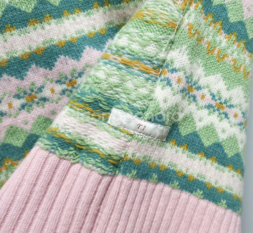 써스데이아일랜드 공효진 손예진 모 니트 베스트--4