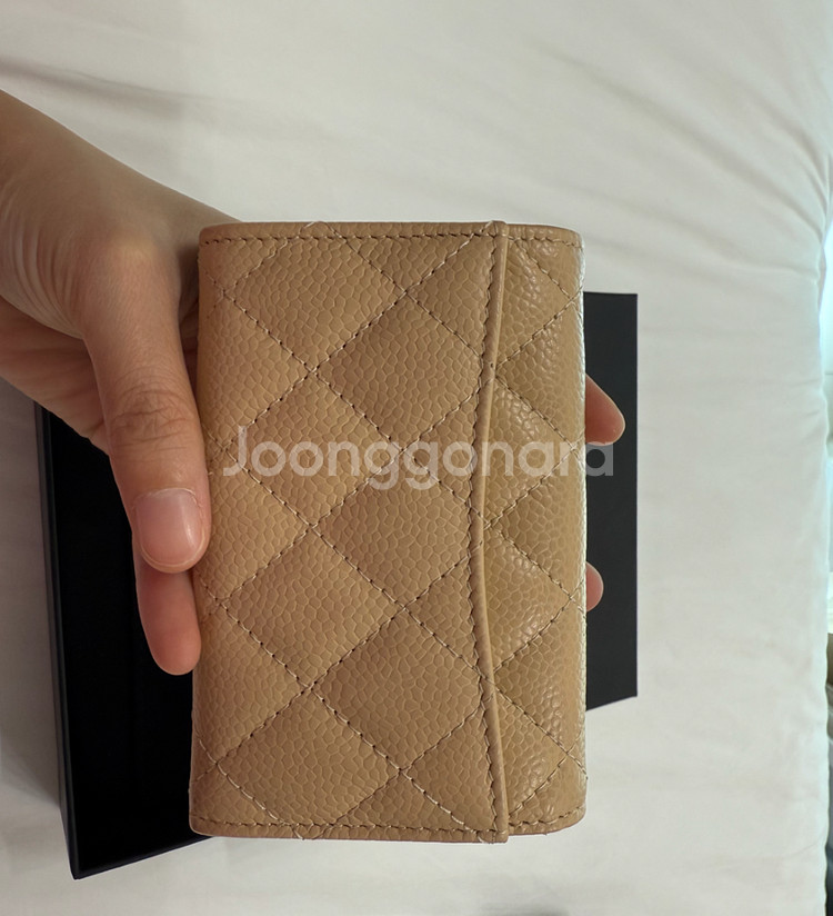 샤넬 캐비어 퀼팅 똑딱이 카드지갑 베이지 팝니다--2