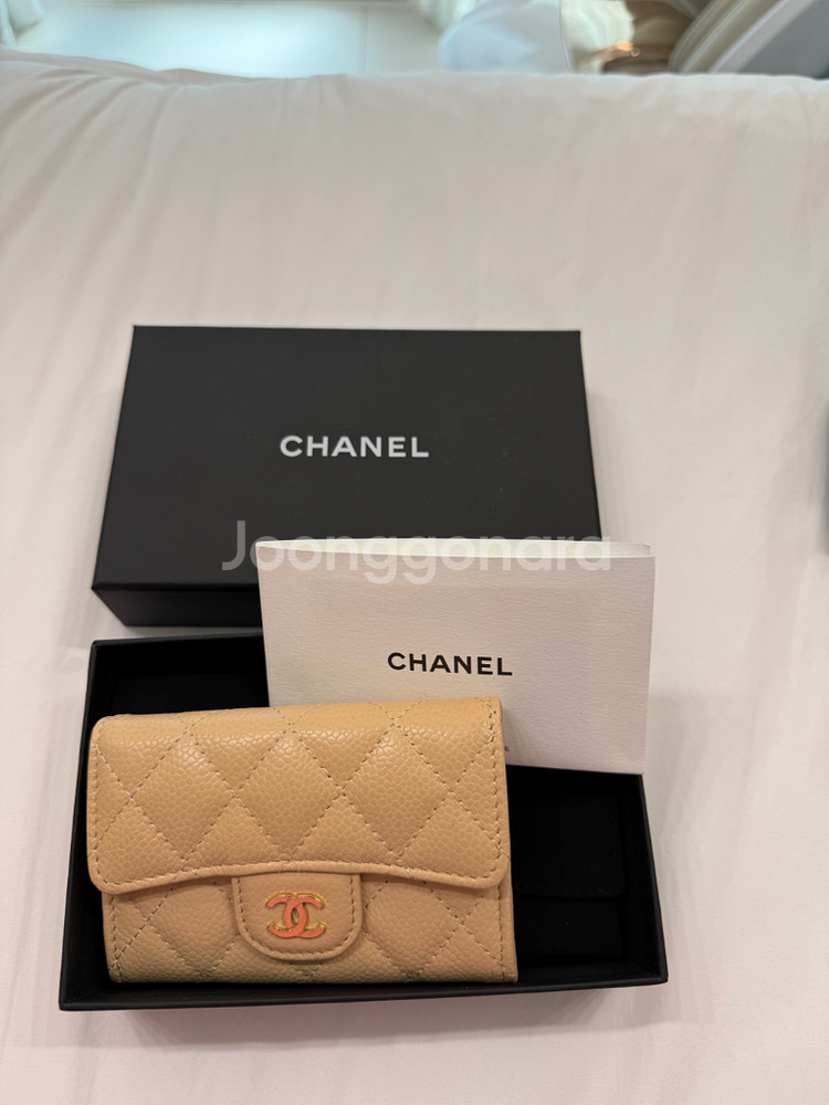 샤넬 캐비어 퀼팅 똑딱이 카드지갑 베이지 팝니다--0