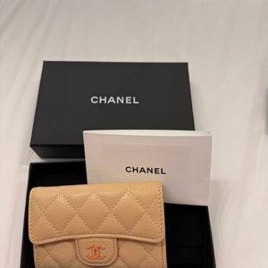 샤넬 캐비어 퀼팅 똑딱이 카드지갑 베이지 팝니다