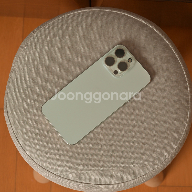 아이폰 15 프로맥스 자급제 512 화이트--7