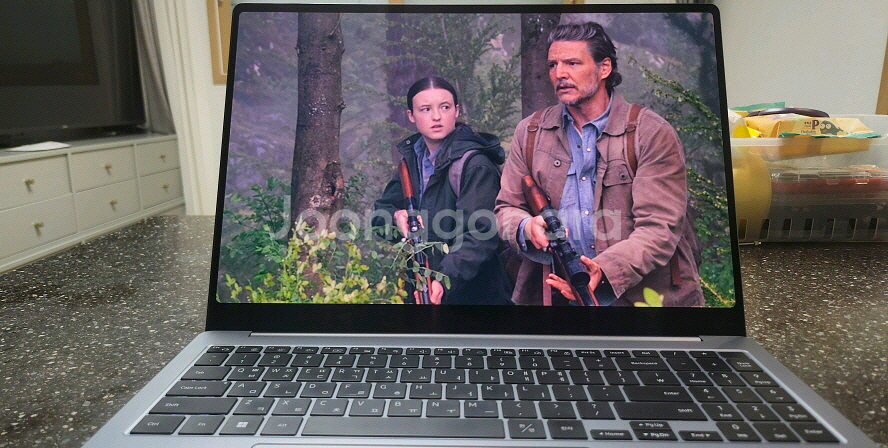 삼성 갤럭시북 프로3/초고화질 아몰레드2X--0