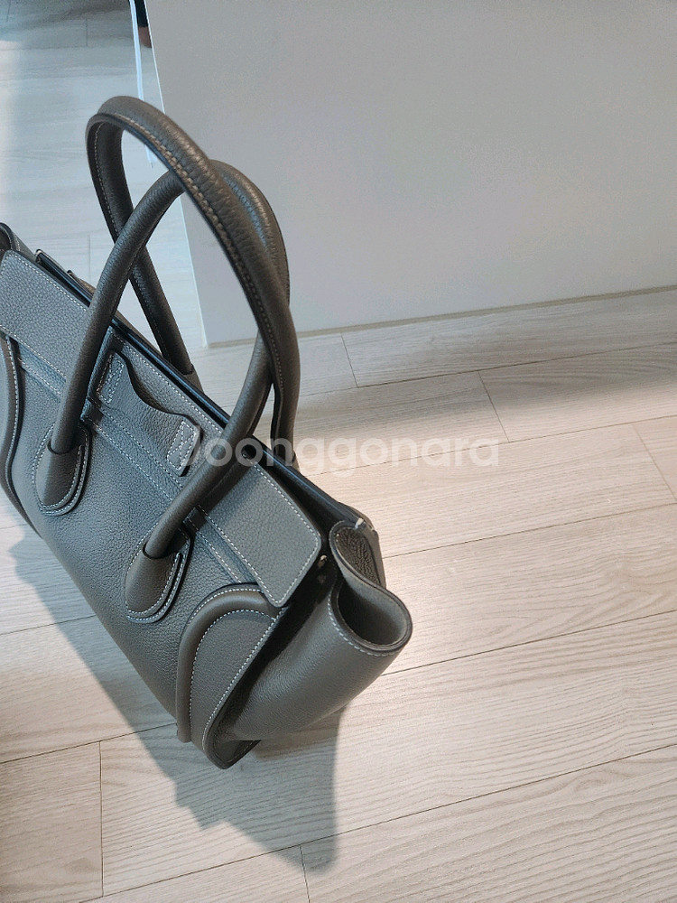 셀린느 러기지 도트백 미듐 샤넬 미우미우 보테가 에르메스--4