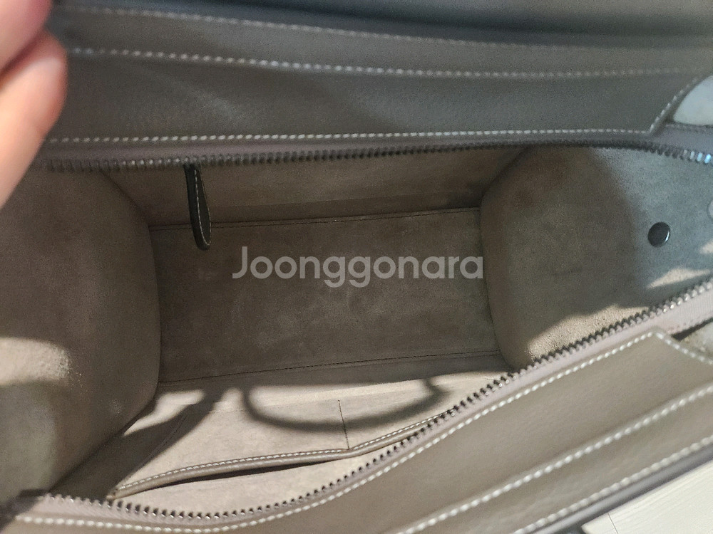 셀린느 러기지 도트백 미듐 샤넬 미우미우 보테가 에르메스--1