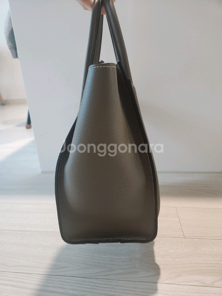 셀린느 러기지 도트백 미듐 샤넬 미우미우 보테가 에르메스--2