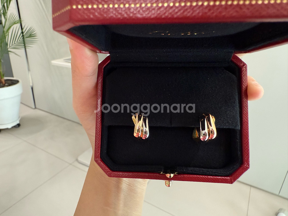 까르띠에 트리니티 귀걸이 스퀘어 팝니다--1