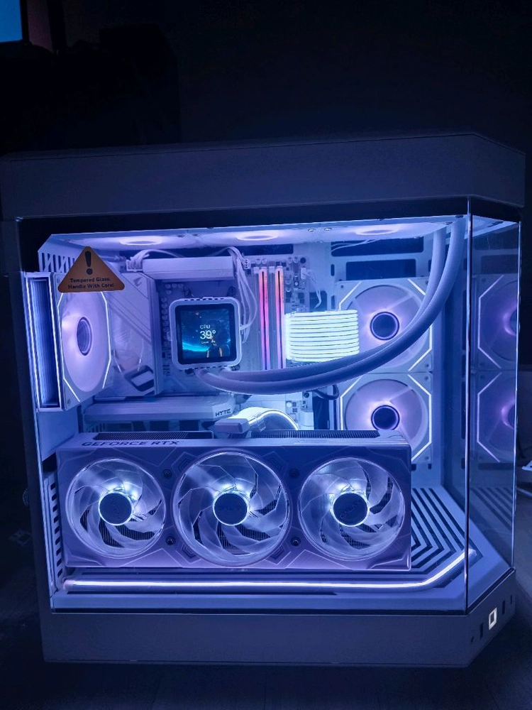 9800X3D RTX5080 화이트 어항본체신품팝니다 이미지