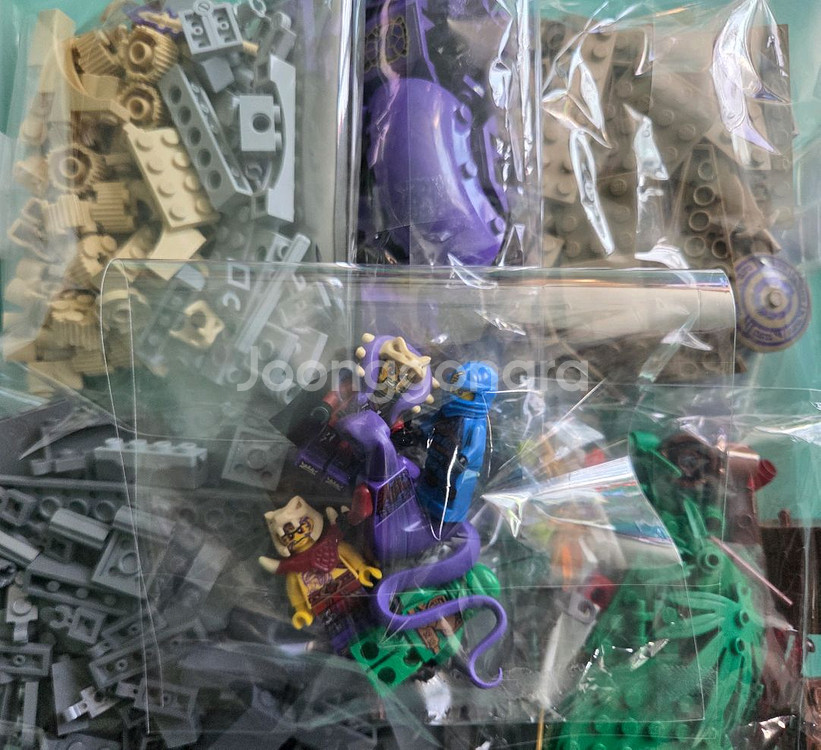 레고 닌자고 70749 뱀의 소굴 판매합니다--1