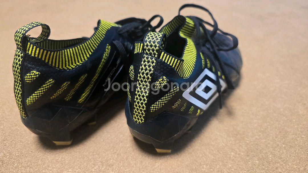 엄브로 HG 축구화 검정/노랑 255mm--2