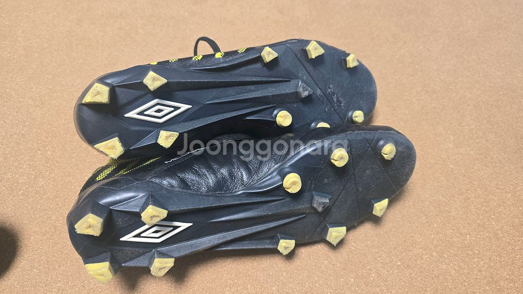 엄브로 HG 축구화 검정/노랑 255mm--3
