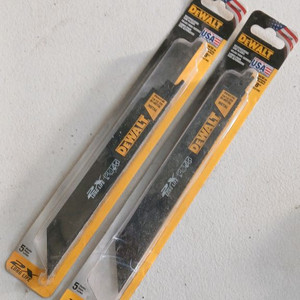 디월트 9인치 왕복 톱날 14 TPI 5팩 (DWA4188)