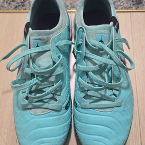 나이키 티엠포 민트 TF화 풋살화 250mm