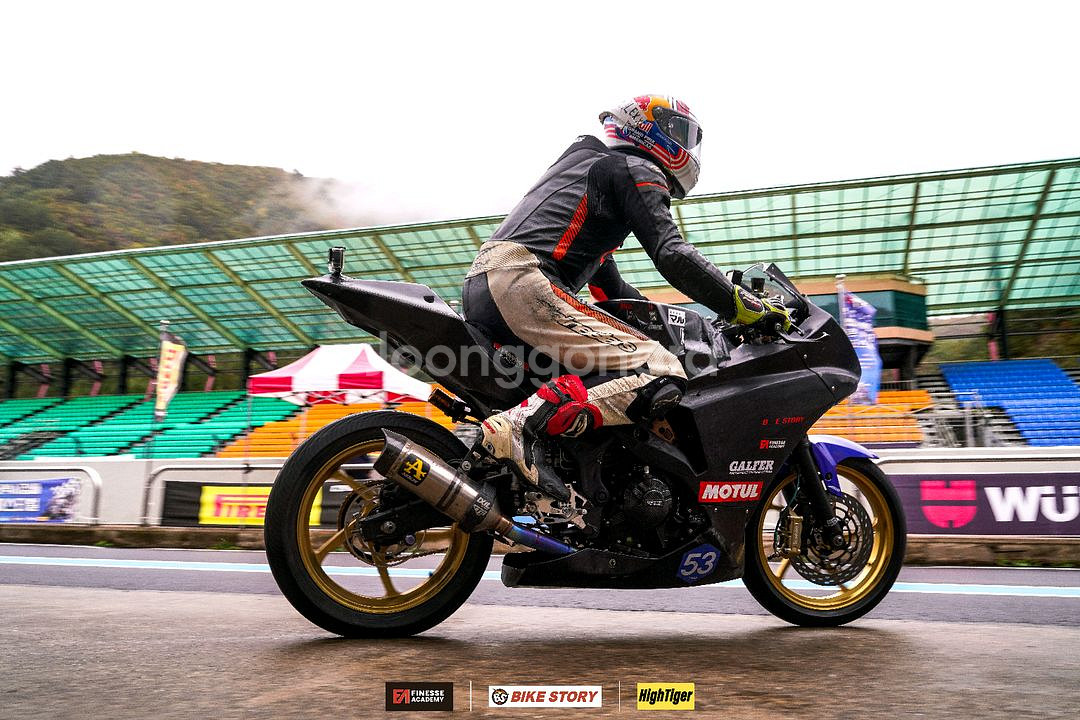 r3 16년식 레이스 머신 판매합니다--0