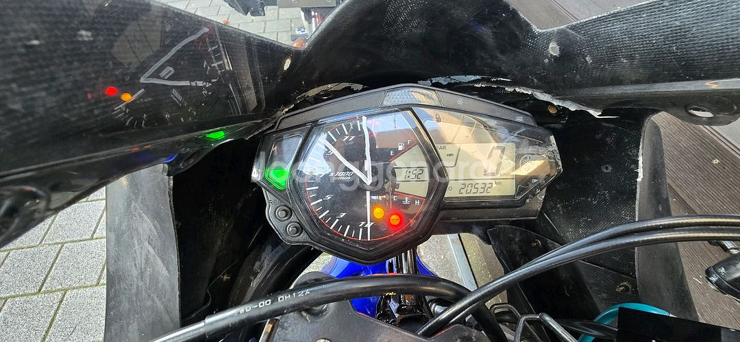 r3 16년식 레이스 머신 판매합니다--4