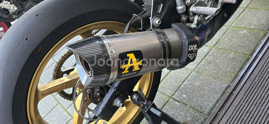 r3 16년식 레이스 머신 판매합니다--6