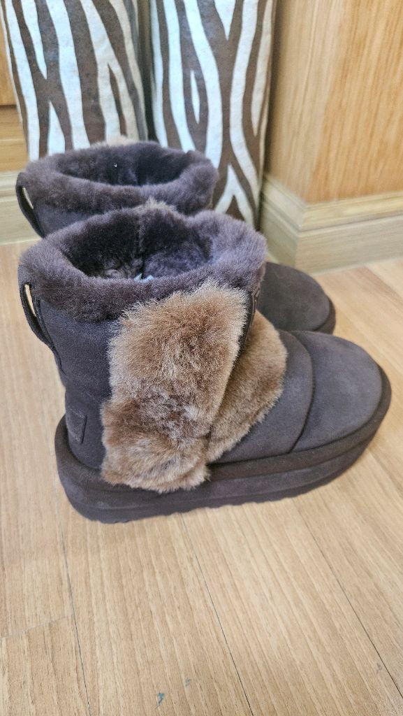 UGG 어그 칠라피크 번트 시더 220--2