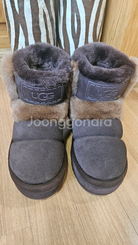 UGG 어그 칠라피크 번트 시더 220--1