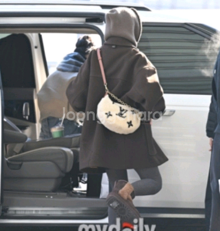 UGG 어그 칠라피크 번트 시더 220--8