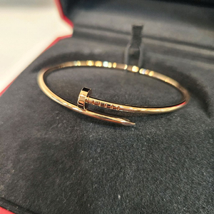 까르띠에 팔찌 저스트 앵 끌루 스몰 18호 로즈골드 이미지