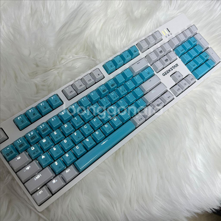 긱스타GK802 아쿠아블루 기계식게이밍광축키보드--3
