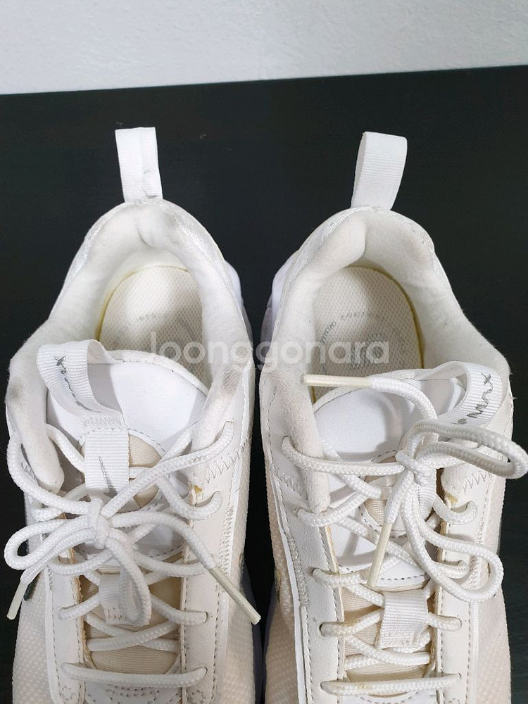 나이키 흰색 에어맥스 인터락 라이트 235사이즈--5