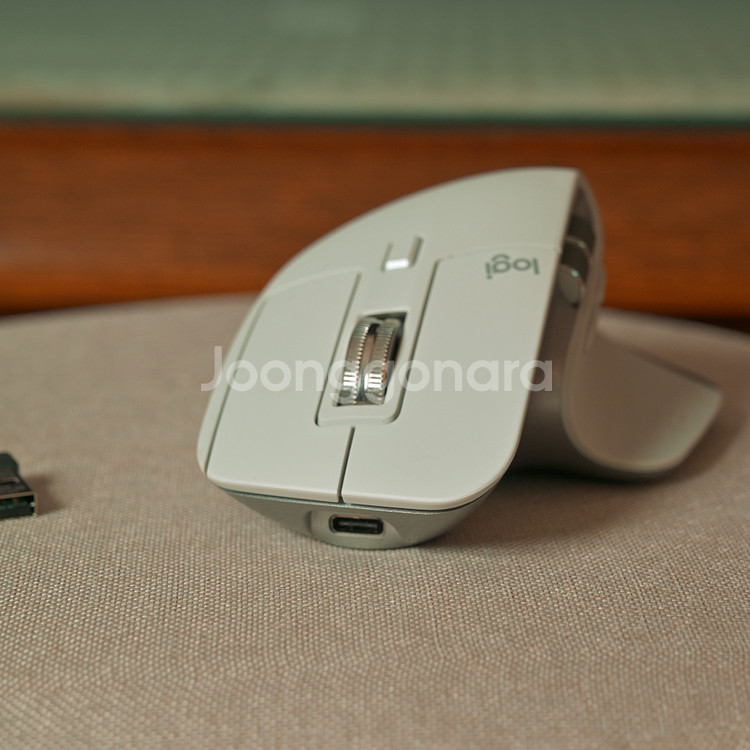 로지텍 MX Master 3S 무선 마우스 직구제품--3