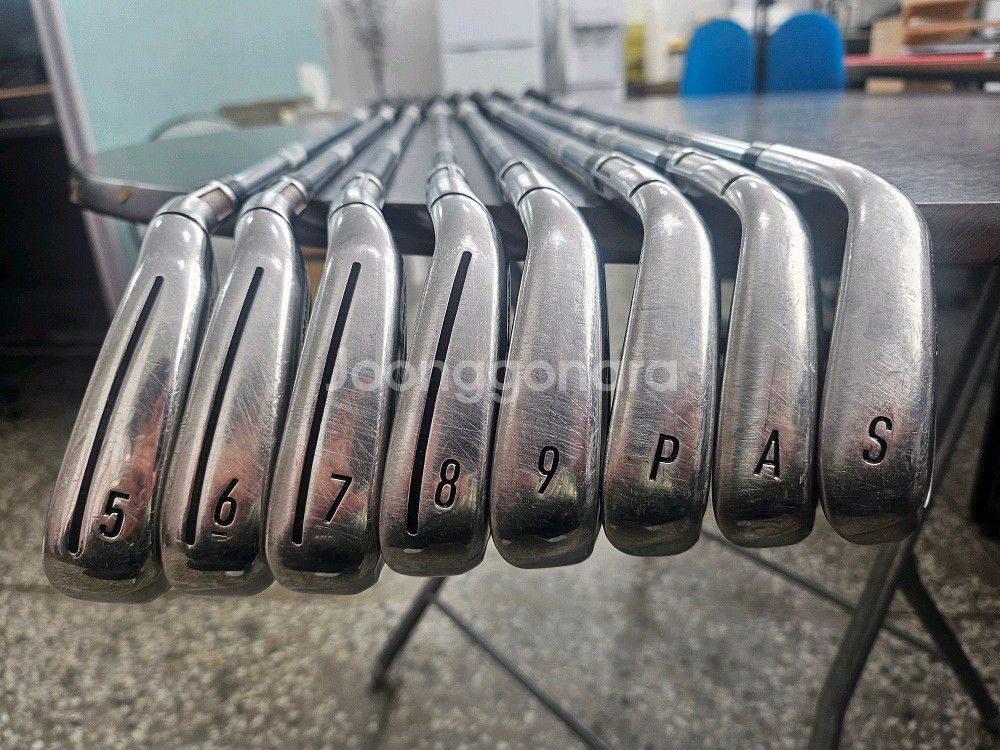 국내정품 테일러메이드 심2맥스 8아이언 S강도--0