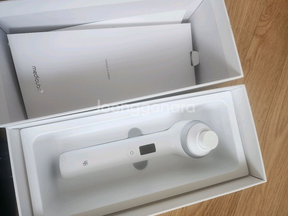 메디큐브 에이지알 울트라튠--0