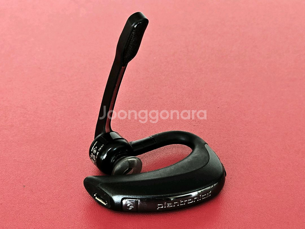 플랜트로닉스 보이저 프로 HD 블루투스 이어셋--2