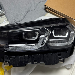BMW X3 X4 헤드라이트