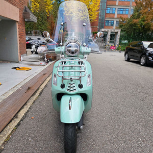 베스파 GTS125 22년식 릴렉스그린 수원
