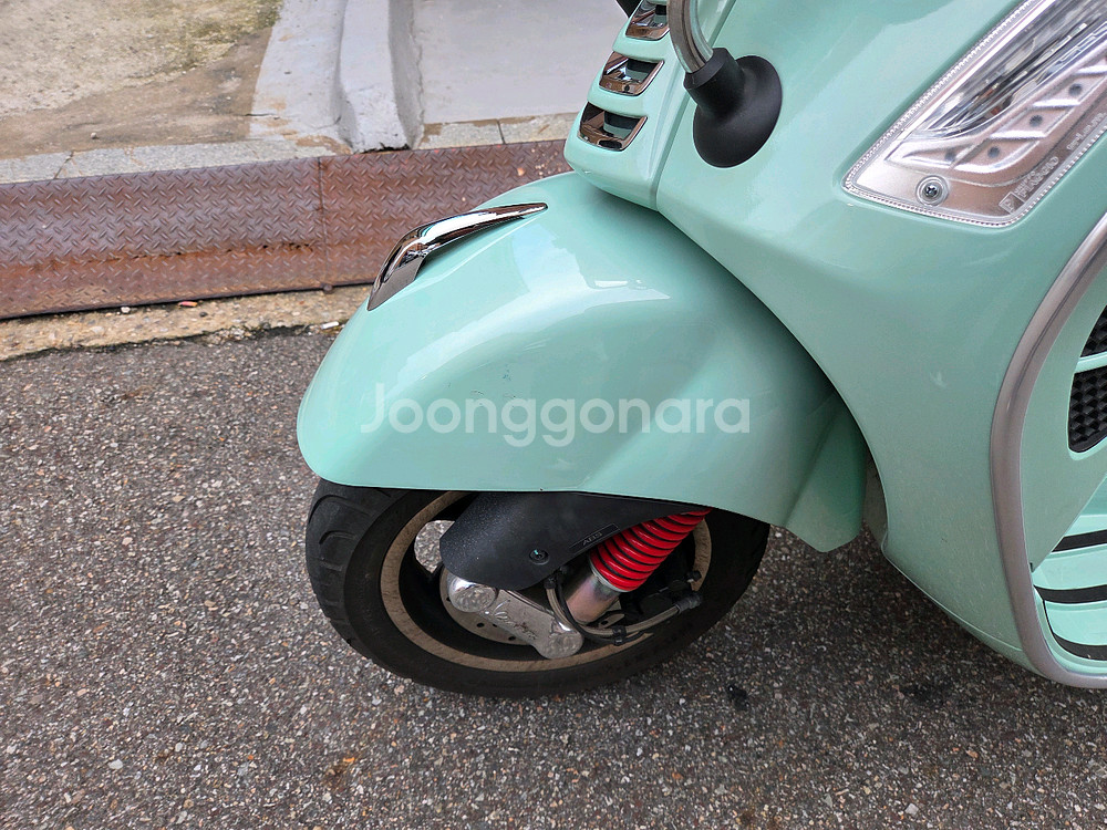 베스파 GTS125 22년식 릴렉스그린 수원--8
