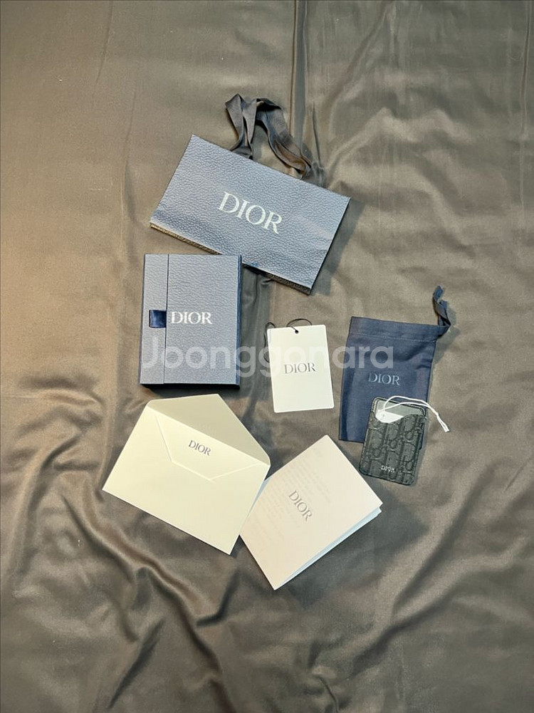 디올 새들 마그네틱 카드 홀더 그레인드 카프스킨 블랙--0