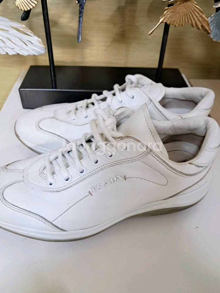 (36) PRADA 프라다 화이트 가죽 스니커즈--2