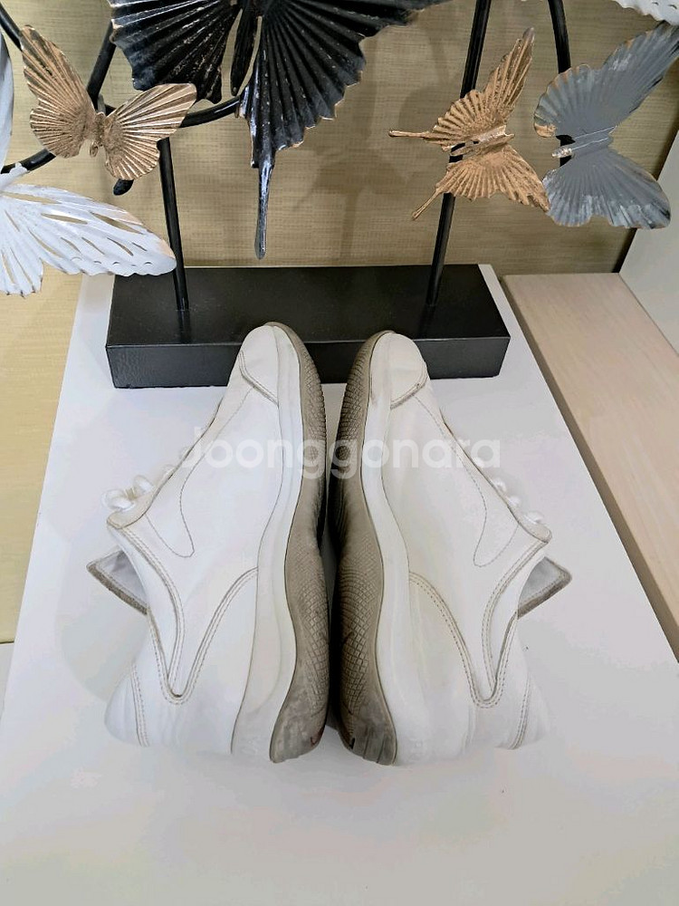 (36) PRADA 프라다 화이트 가죽 스니커즈--5