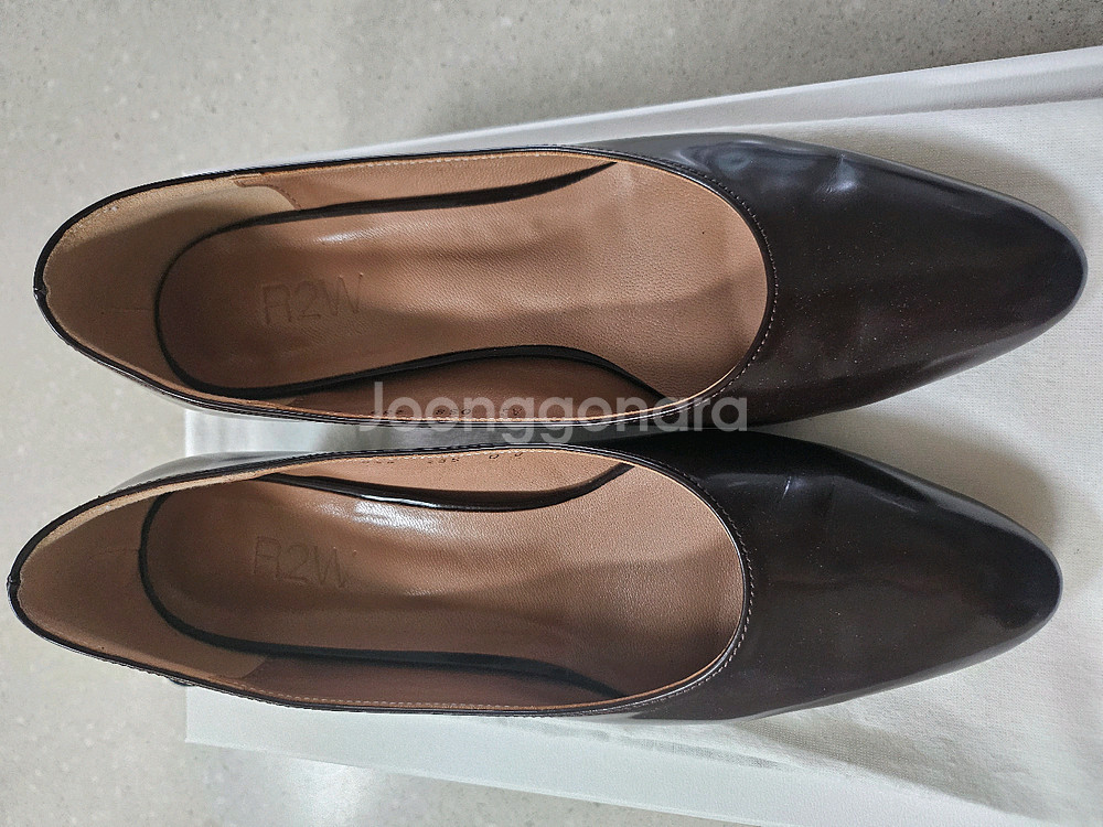 (최종할인가)R2W 두나 레더 펌프스 235--4