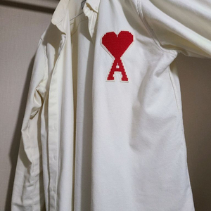 아미 하트 로고 셔츠