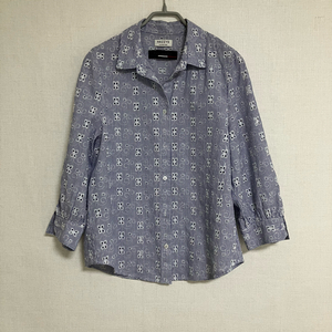 헤지스 스트라이프 아일렛 펀칭 블라우스