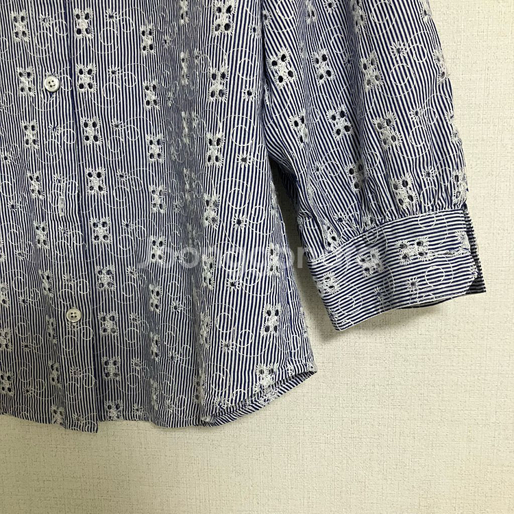 헤지스 스트라이프 아일렛 펀칭 블라우스--2