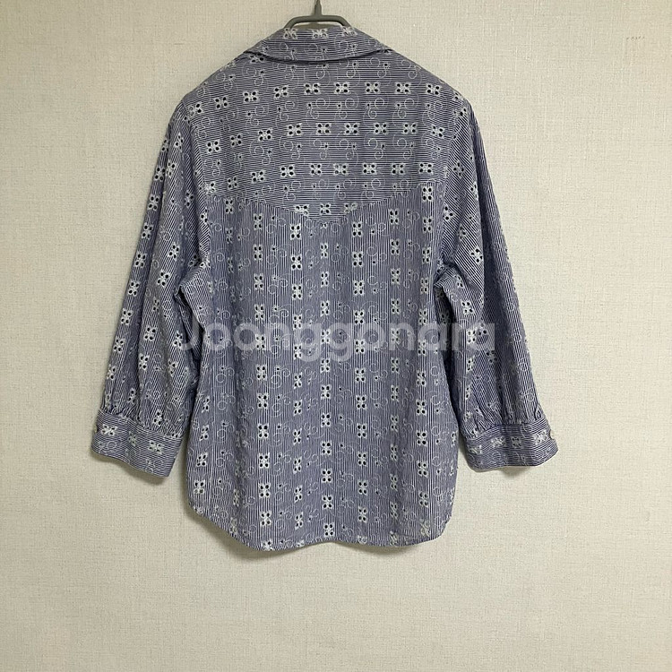 헤지스 스트라이프 아일렛 펀칭 블라우스--3