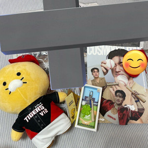 kia 기아타이거즈 춘식이 인형 김도영 잡지 태그미키링