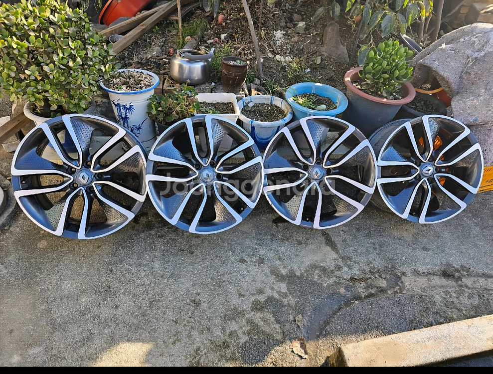 르노삼성 sm6 19인치 순정휠만 판매합니다.--0