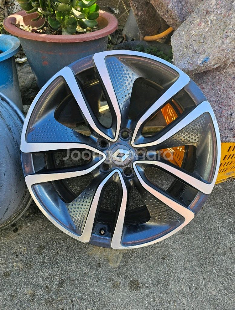 르노삼성 sm6 19인치 순정휠만 판매합니다.--4