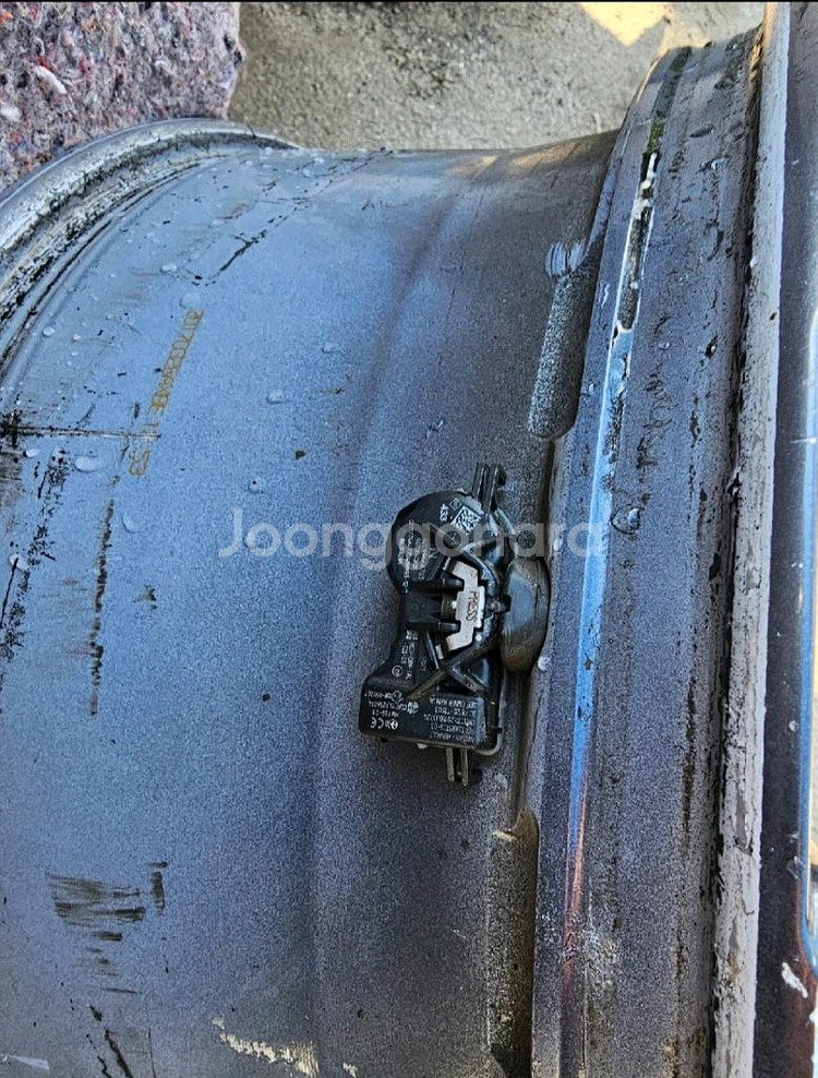 르노삼성 sm6 19인치 순정휠만 판매합니다.--5