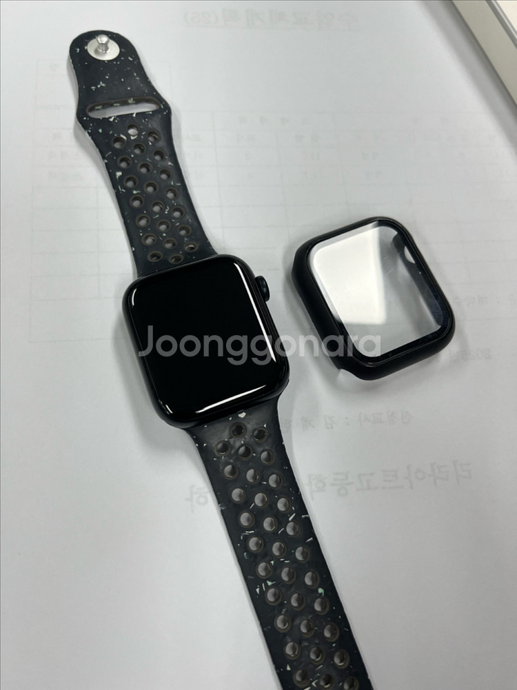 애플워치 SE2 44mm 블랙 나이키 버젼 판매합니다.--2