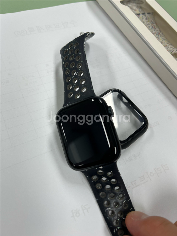 애플워치 SE2 44mm 블랙 나이키 버젼 판매합니다.--5