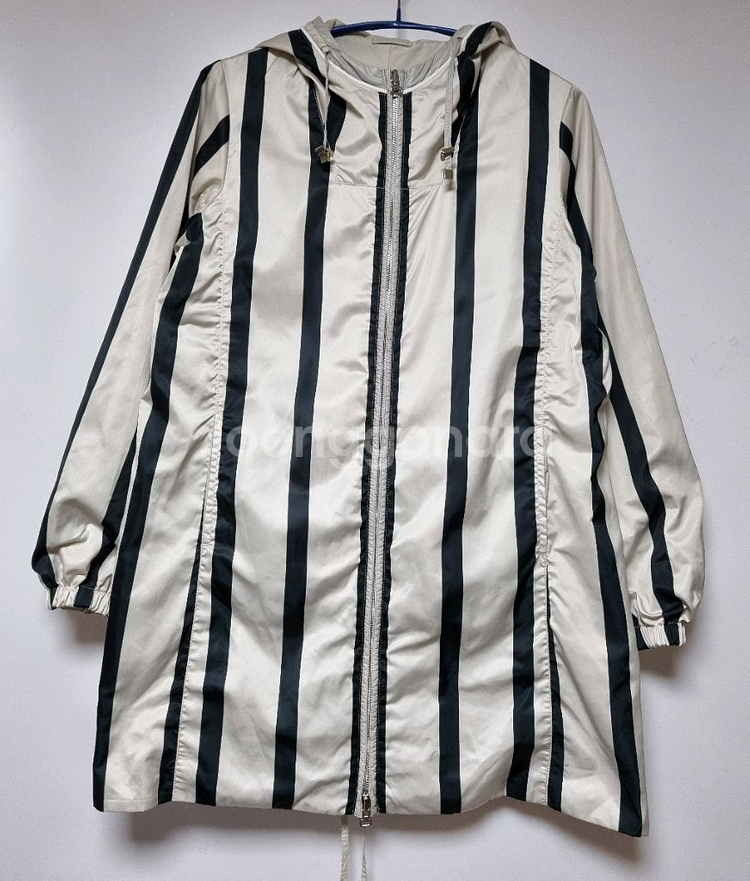 S Max Mara 리버시블 후드바람막이--2