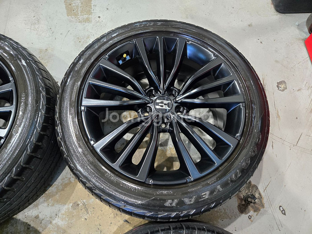 (판매) 스팅어 무광 18인치 휠타이어 판매합니다--2