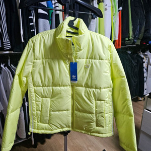 아디다스 여성 패딩 정품(새거) 사이즈 M