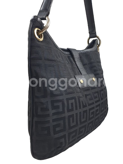 지방시 숄더백--1